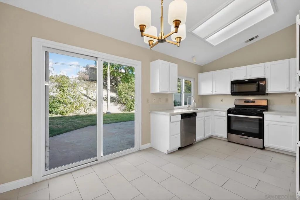 31850 Via Barraza, Temecula, California 92592 home-pic-11